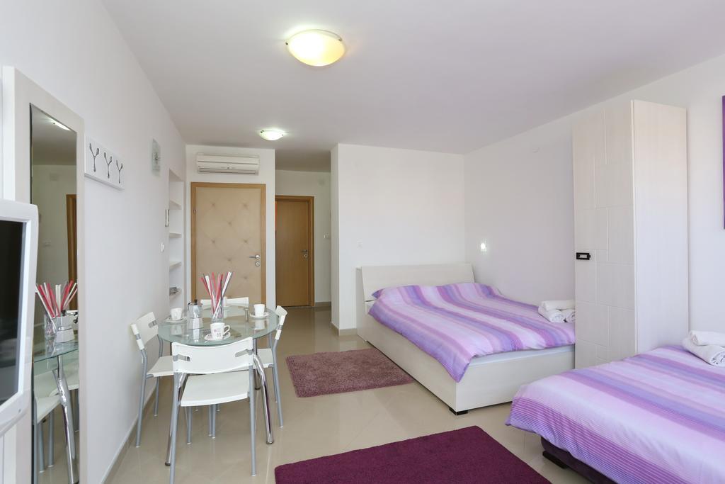 Luxury Town Center Apartments Задар Стая снимка