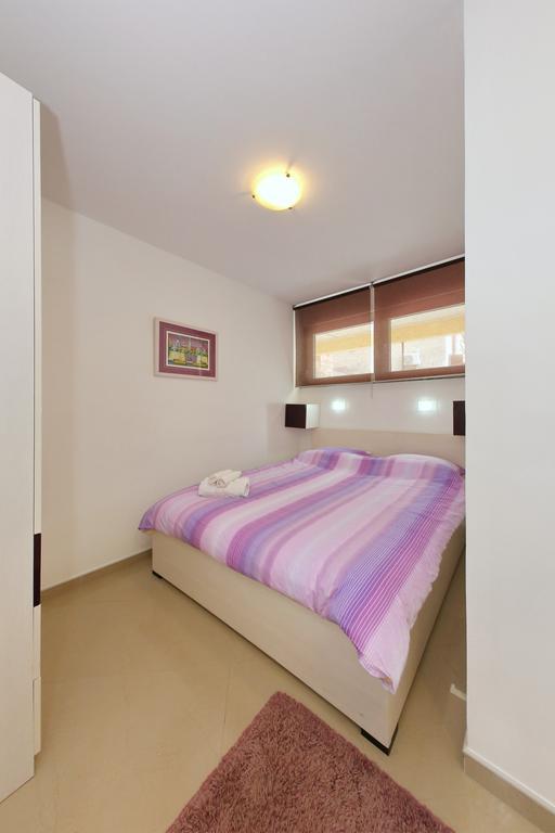 Luxury Town Center Apartments Задар Стая снимка